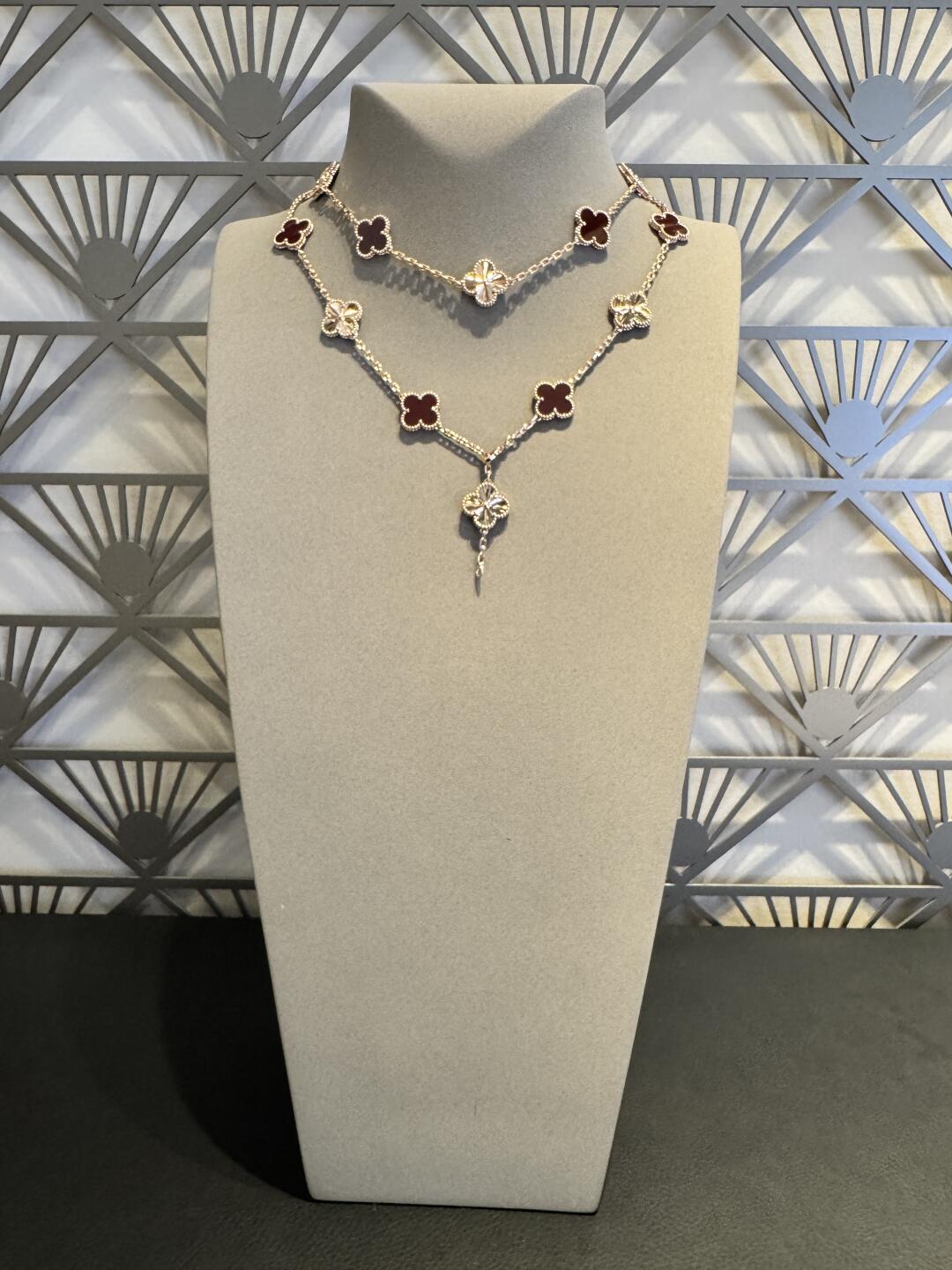 [Amore Jewelry]CLOVER 20 MOTIFS LASER CARNELIAN NECKLACE