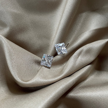 [Amore Jewelry]Stylish Shiny Square Center Stone Stud Earrings