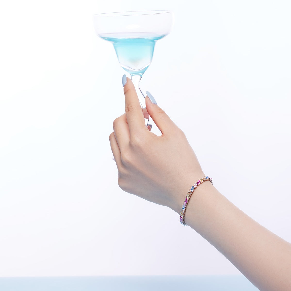 [Amore Jewelry]Ornate Sparkling Multi Cut Party Bracelet