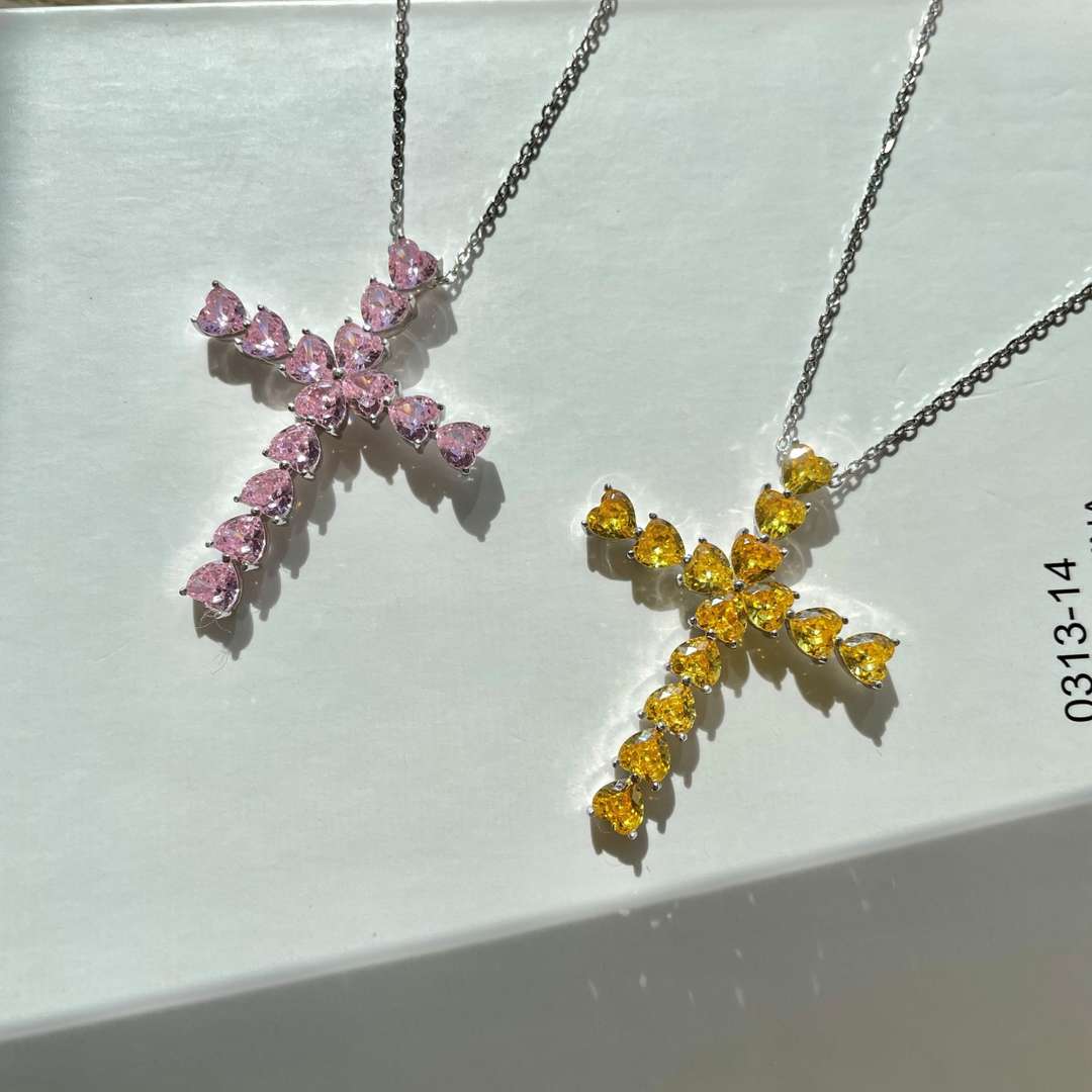 [Amore Jewelry]Radiant Cross Shape Necklace