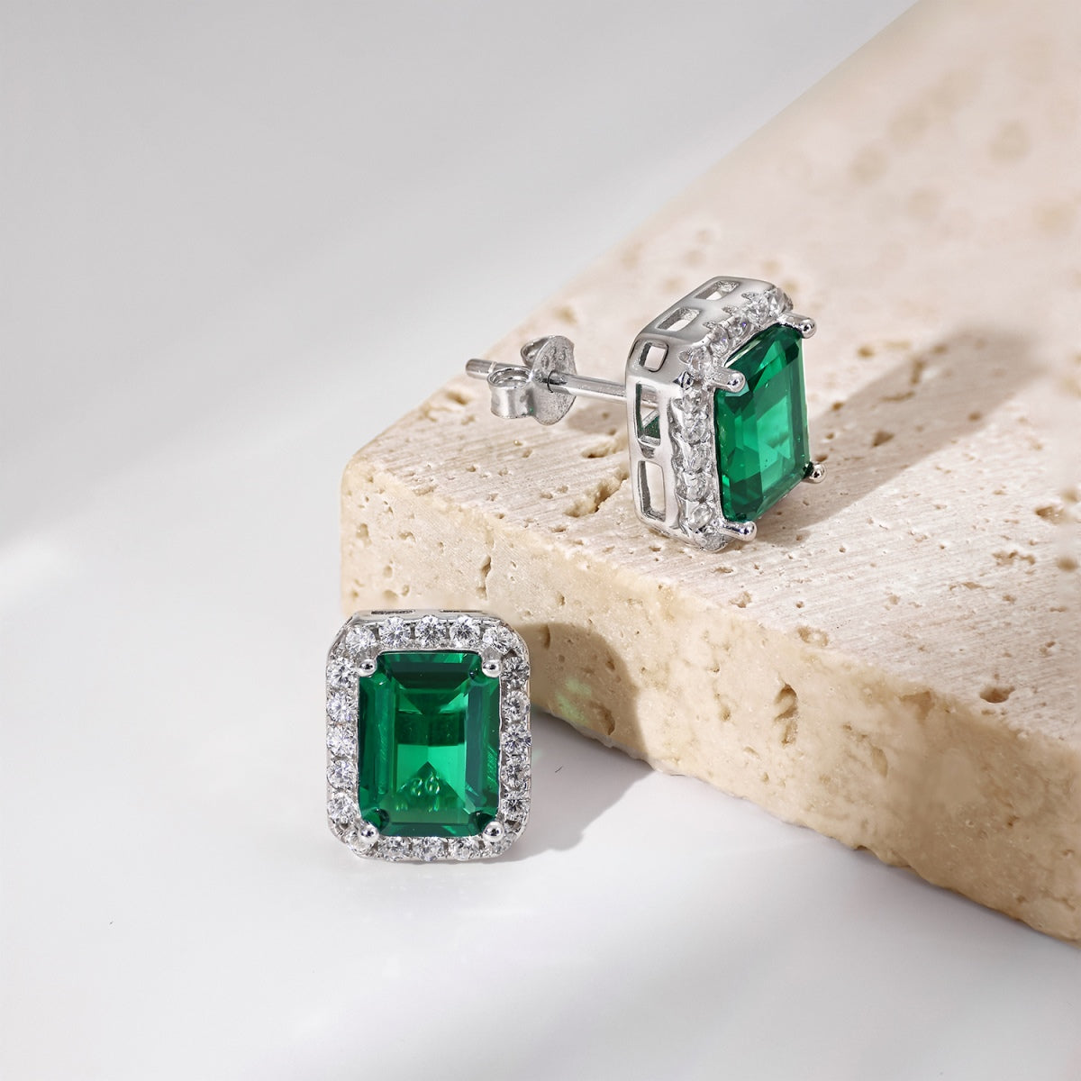 [Amore Jewelry]Luxurious Dainty Emerald Cut Banquet Earrings