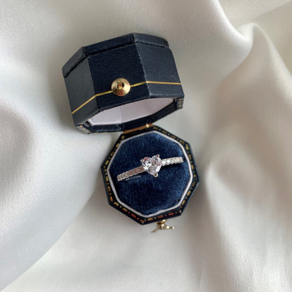 [Amore Jewelry]0.5 Carat CaratEternity Charming Heart Shape Lover Ring