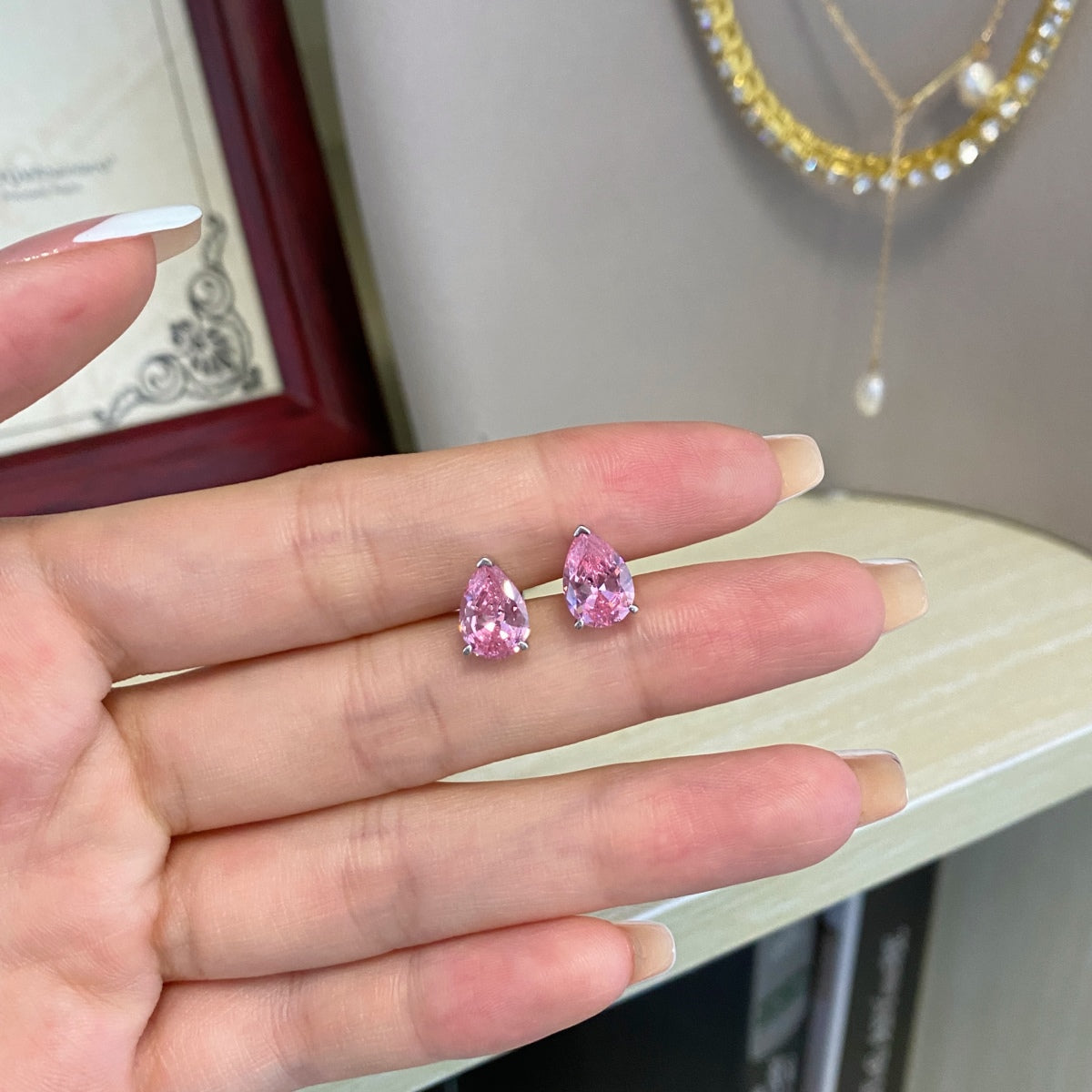 [Amore Jewelry]Ornate Water Drop Shape Earrings