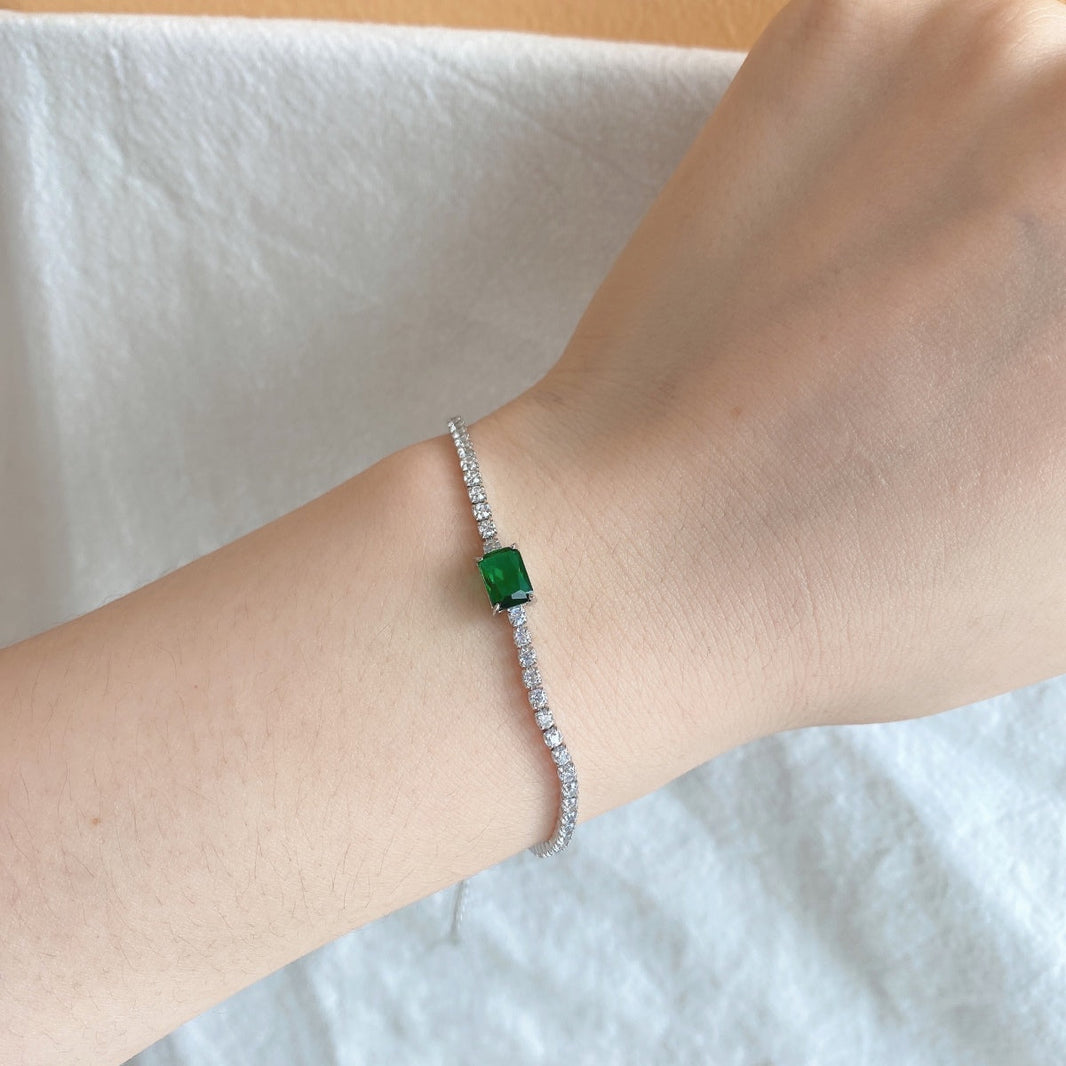 [Amore Jewelry]1.0 Carat Unique Emerald Cut Banquet Bracelet