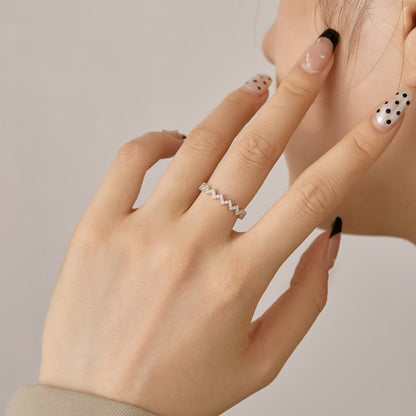 [Amore Jewelry]Delicate Enchanting Wave Shape Daily Ring