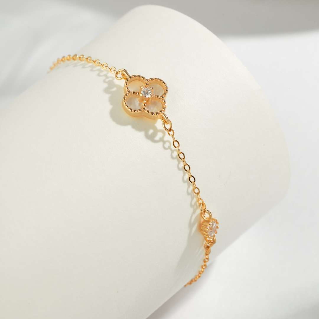[Amore Jewelry]Delicate Four Leaf Clover Bracelet