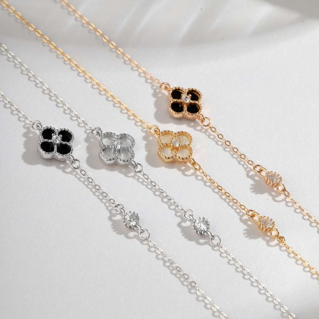 [Amore Jewelry]Delicate Four Leaf Clover Bracelet