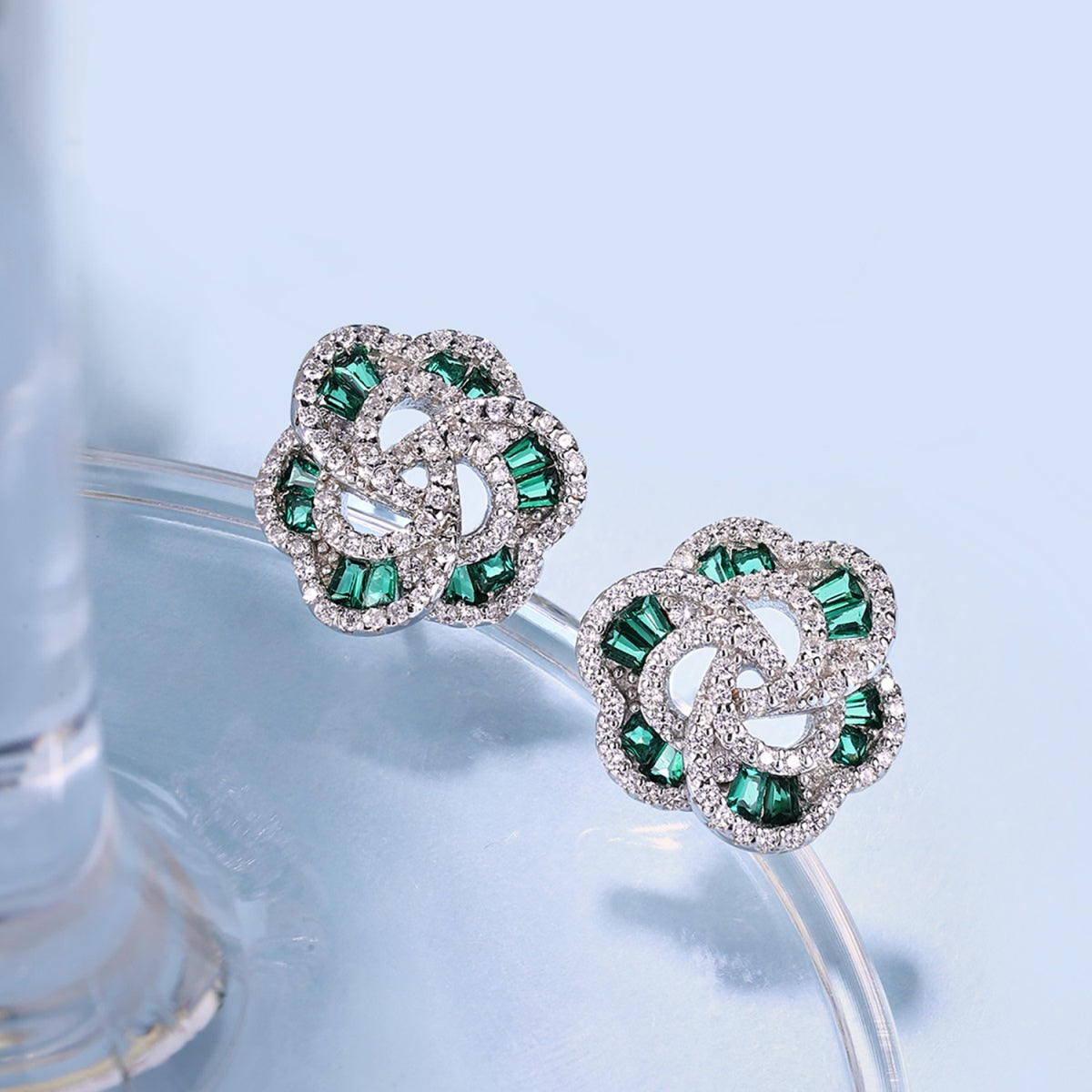 [Amore Jewelry]Exquisite Flower Shape Daily Earrings
