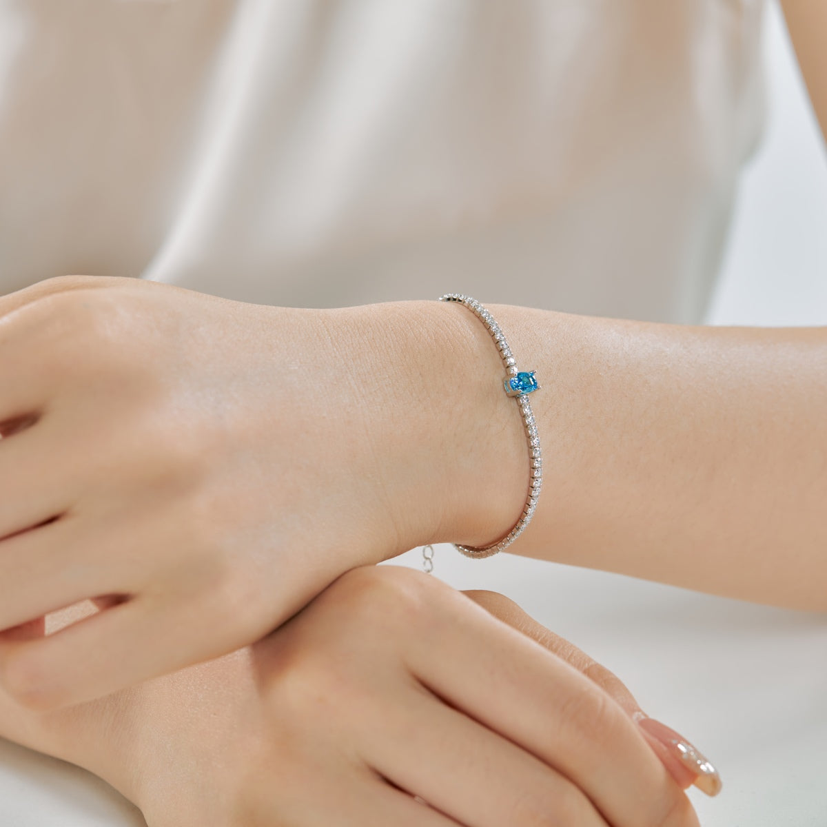 [Amore Jewelry]0.75 Carat Exquisite Oval Cut Daily Bracelet