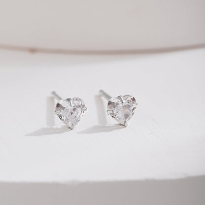 [Amore Jewelry]Sparkling Heart Shaped Simple Earrings