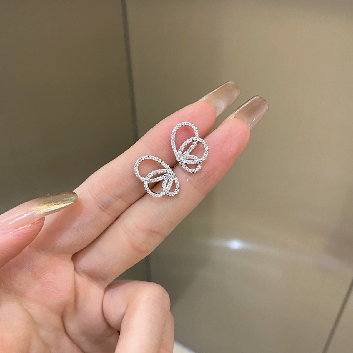 [Amore Jewelry]Exquisite Butterfly Shape Earrings