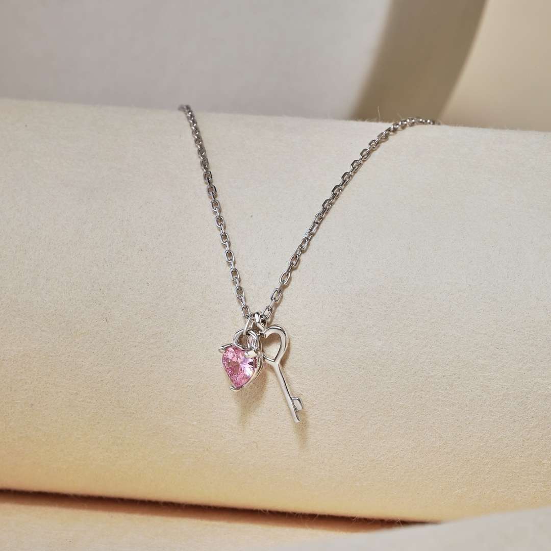 [Amore Jewelry]Unique Heart Shape Key Pendent Necklace