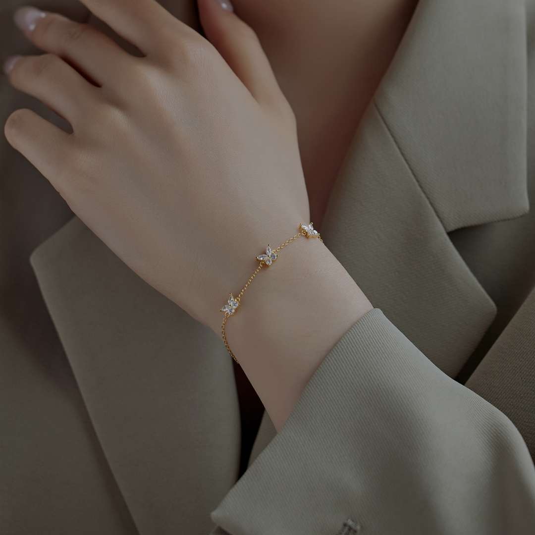 [Amore Jewelry]Radiant Butterfly Shape Necklace