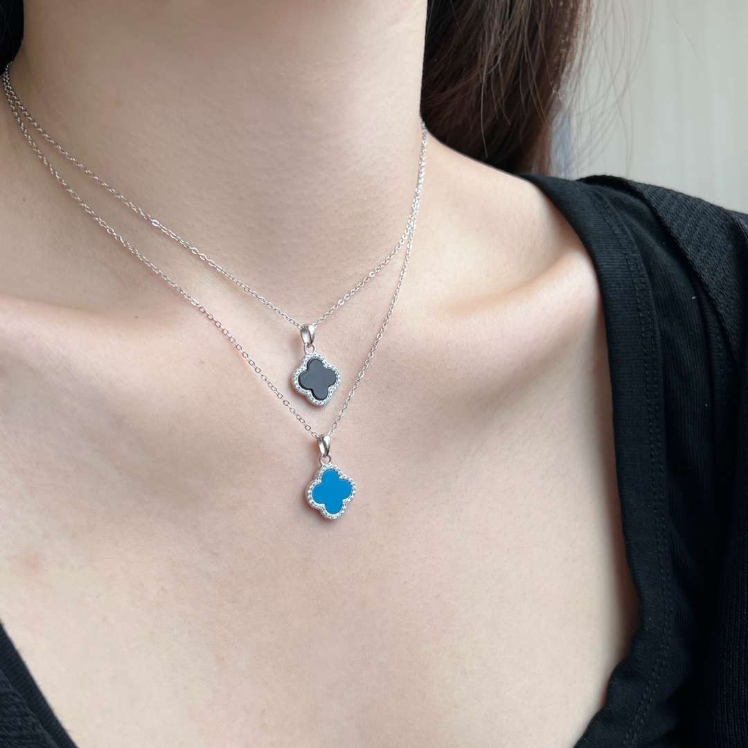 [Amore Jewelry]Dainty Flower Shape Necklace