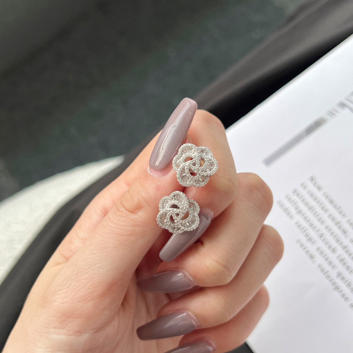 [Amore Jewelry]Exquisite Flower Shape Daily Earrings