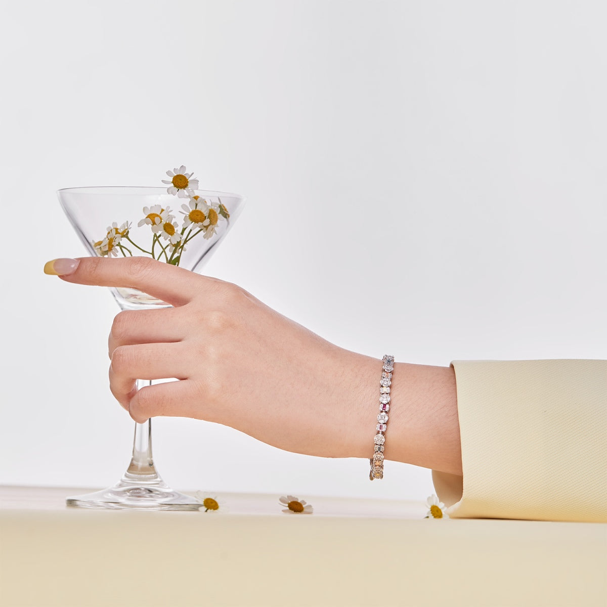 [Amore Jewelry]Dazzling Radiant Multi Cut Daily Bracelet