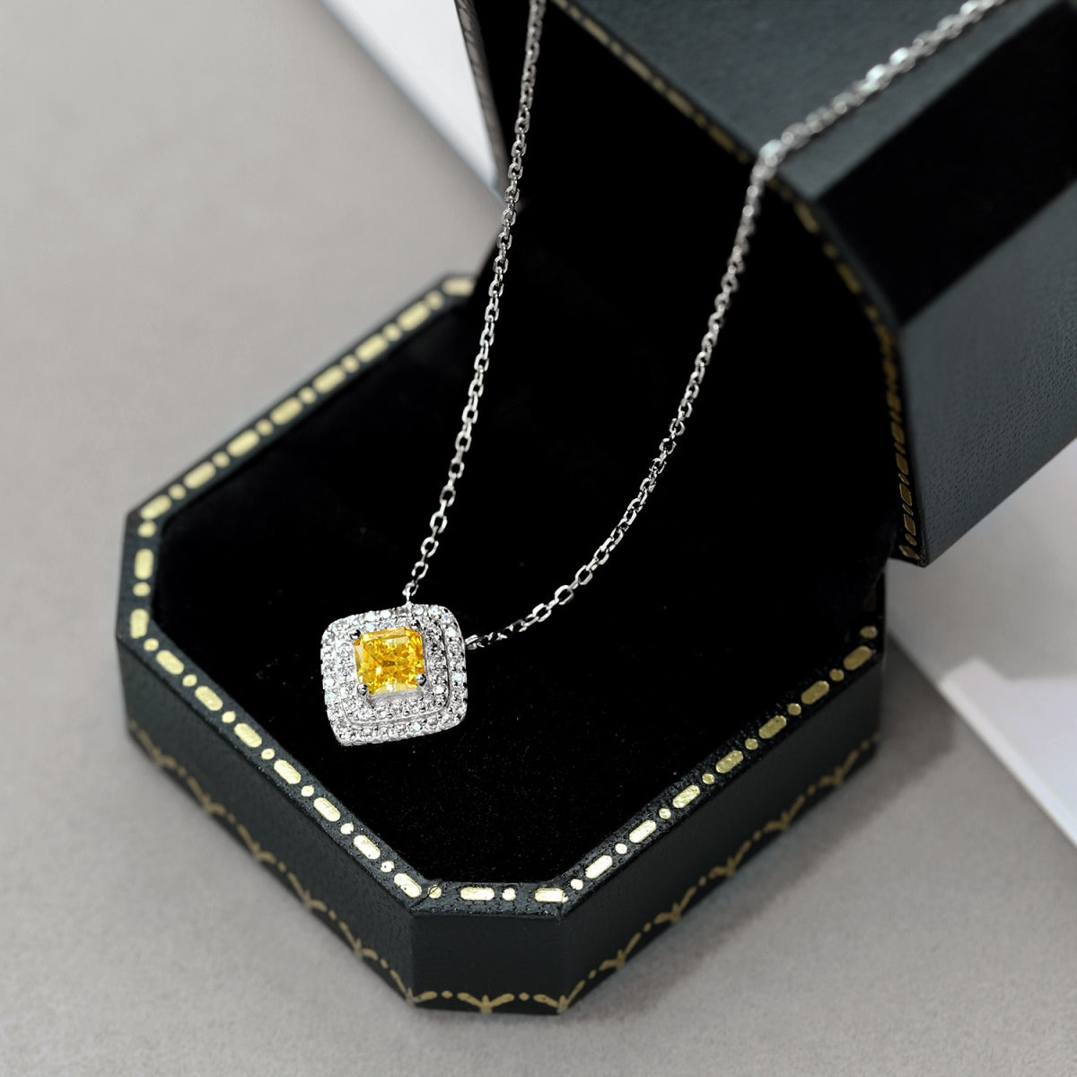 [Amore Jewelry]Sparkling Asscher Cut Necklace