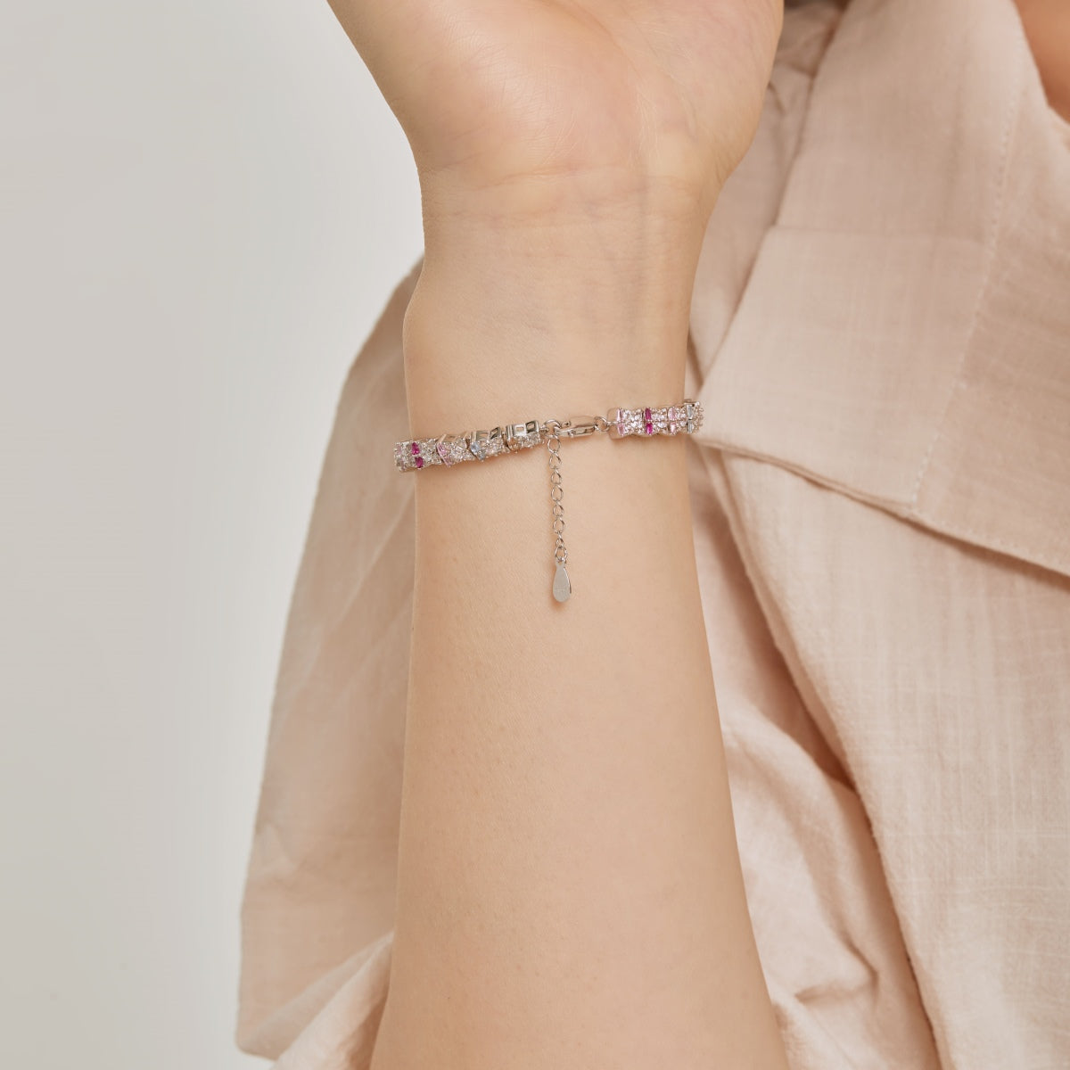 [Amore Jewelry]Unique Colorful Flower Shape Daily Bracelet