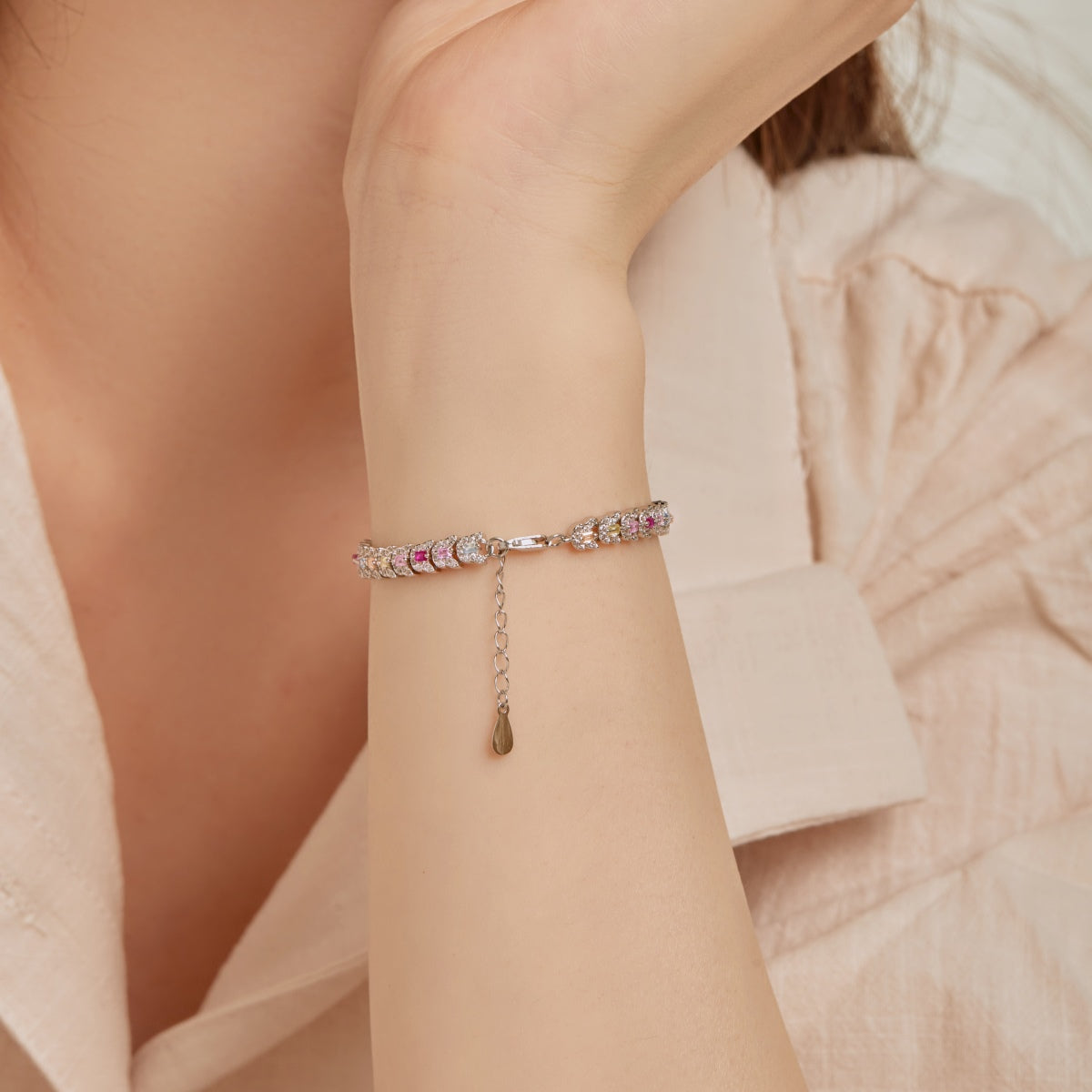 [Amore Jewelry]Delicate Colorful Multi Cut Daily Bracelet