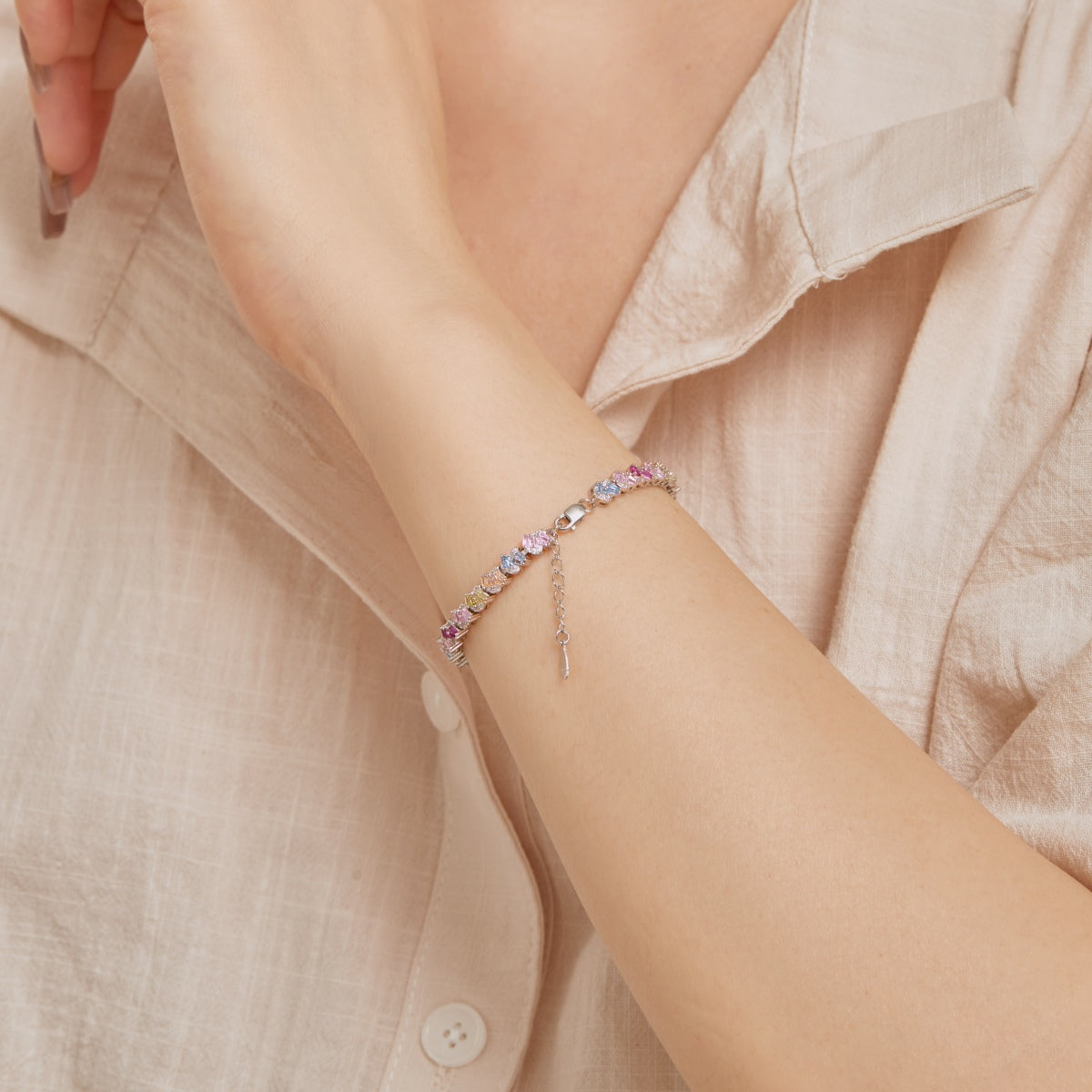 [Amore Jewelry]Ornate Colorful Flower Shape Party Bracelet