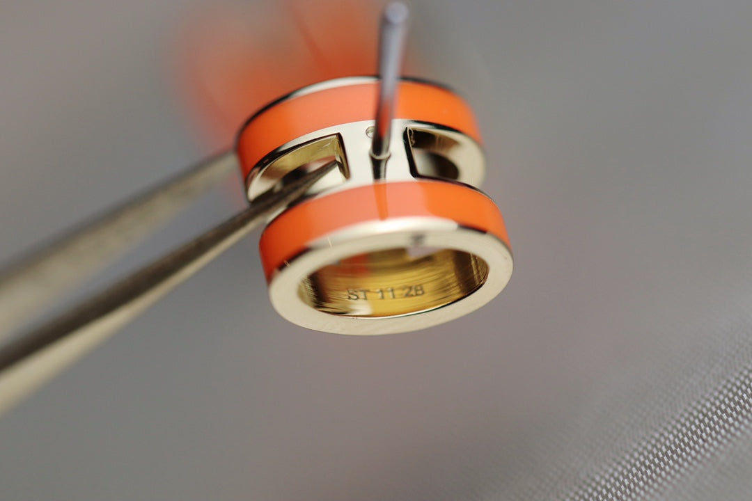 [Amore Jewelry]MINI POP H EARRINGS ORANGE