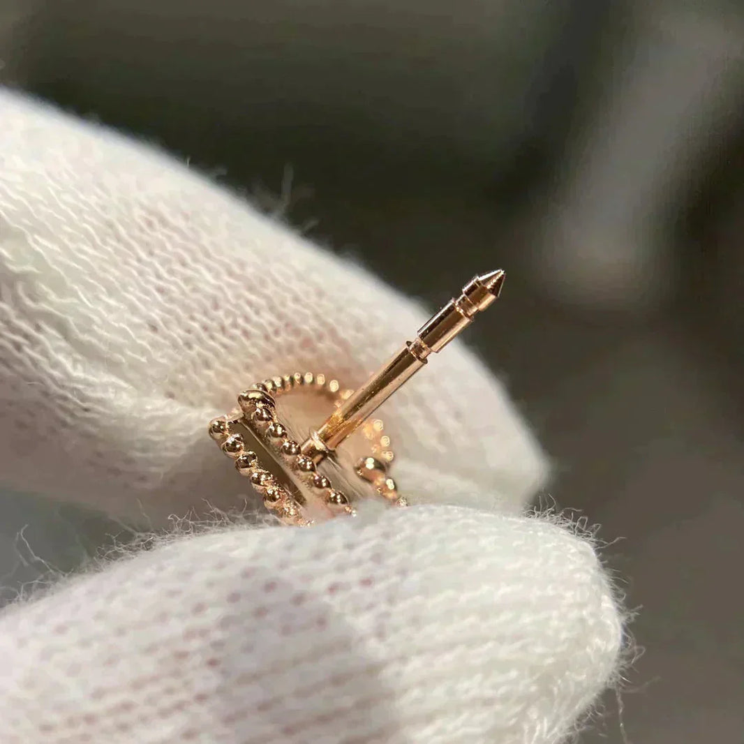 [Amore Jewelry]HEART CARNELIAN STUD EARRINGS