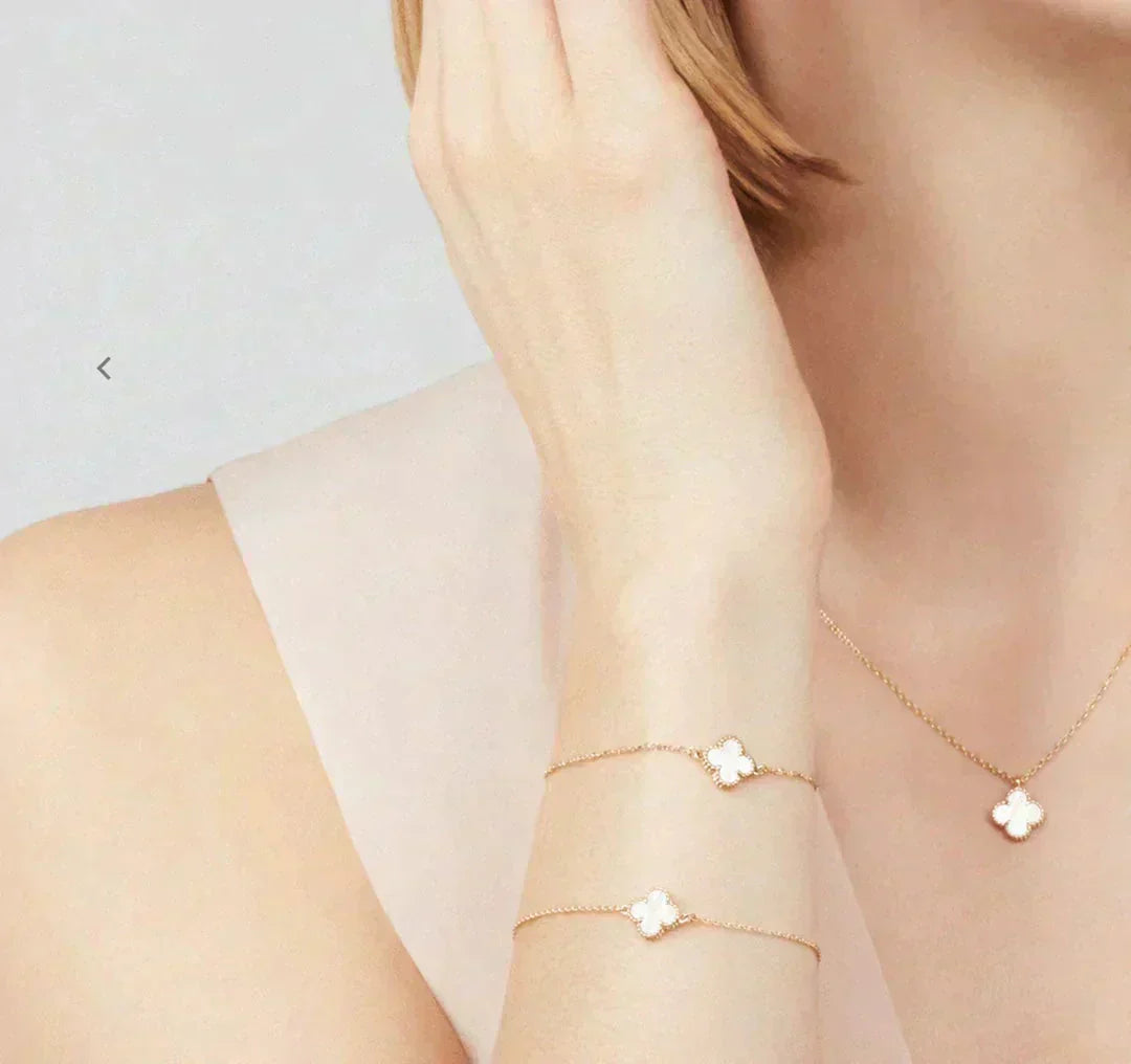 [Amore Jewelry]CLOVER MINI 9.5MM WHITE MOTHER-OF-PEARL NECKLACE