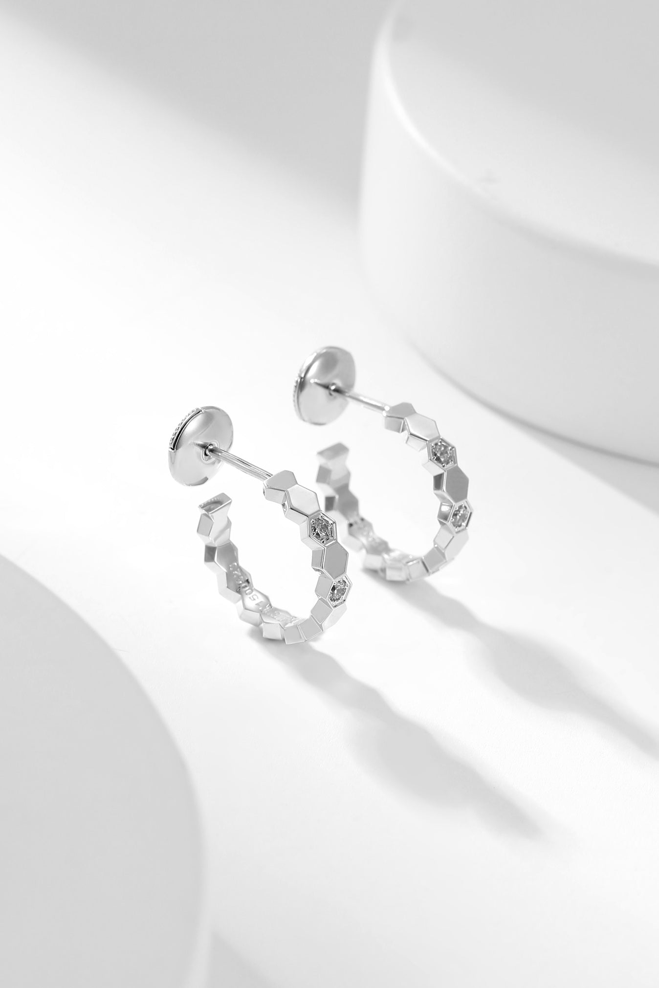[Amore Jewelry]BEE LOVE DIAMOND HOOP EARRINGS