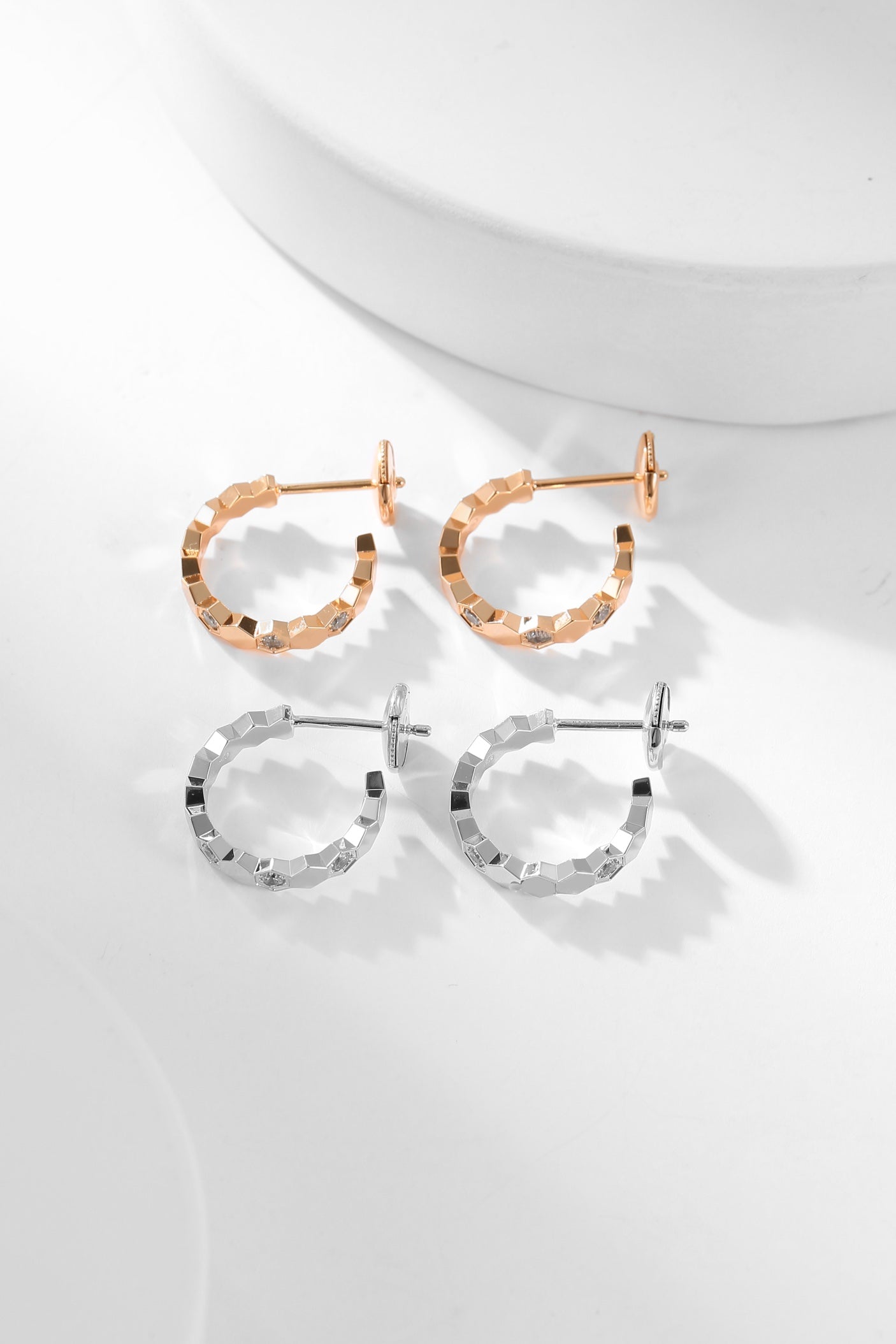 [Amore Jewelry]BEE LOVE DIAMOND HOOP EARRINGS