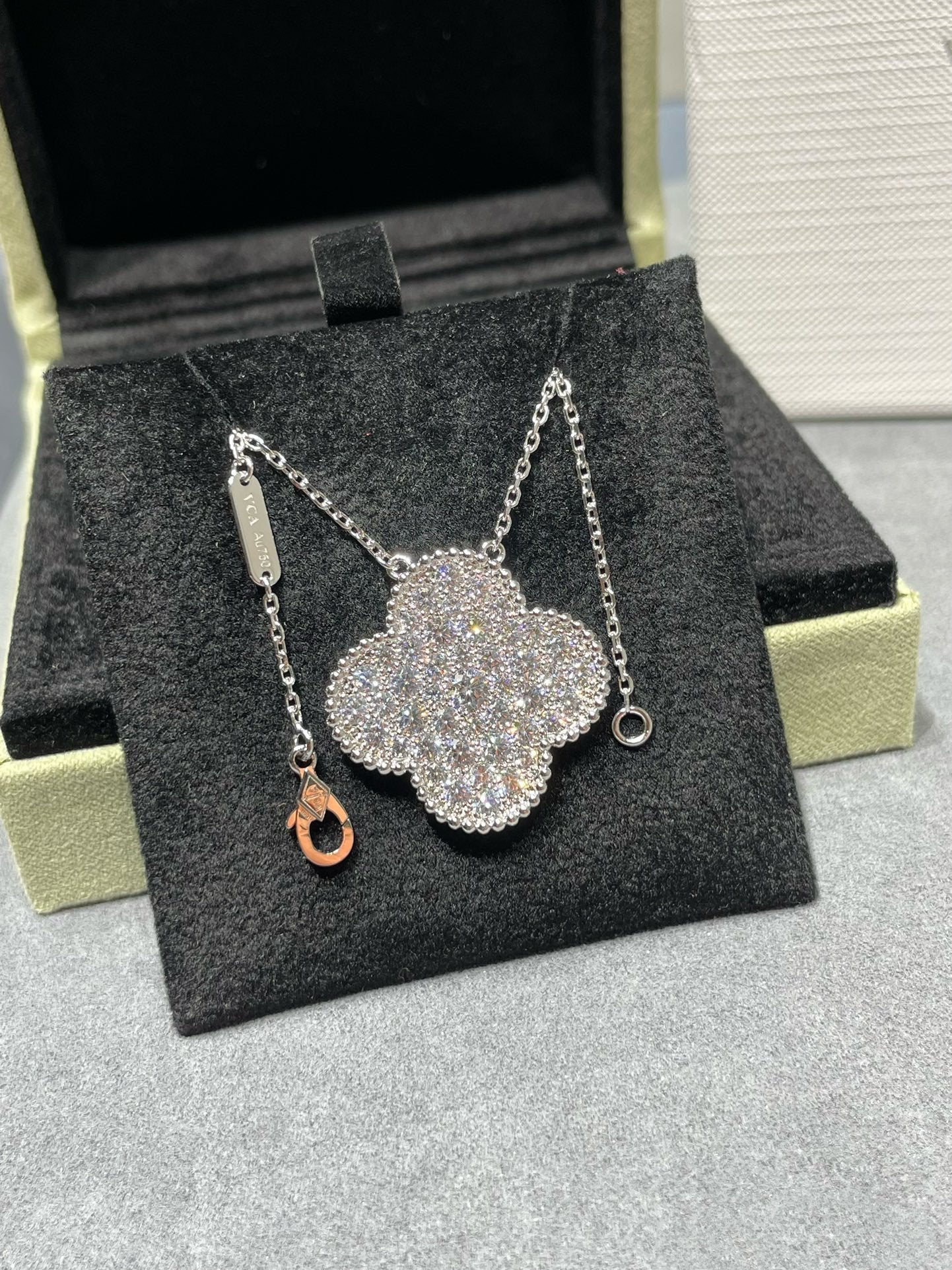 [Amore Jewelry]CLOVER 25MM LARGE PENDANT DIAMOND PAVED SILVER NECKLACE