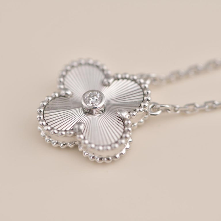 [Amore Jewelry]CLOVER  15MM DIAMOND LASER NECKLACE SILVER