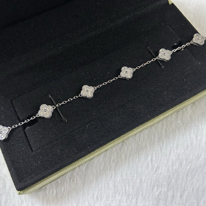 [Amore Jewelry]CLOVER 6 MOTIF DIAMOND BRACELET