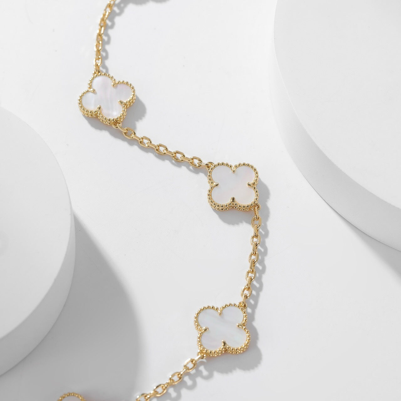 [Amore Jewelry]CLOVER 10 MOTIFS WHITE MOTHER OF PEARL NECKLACE