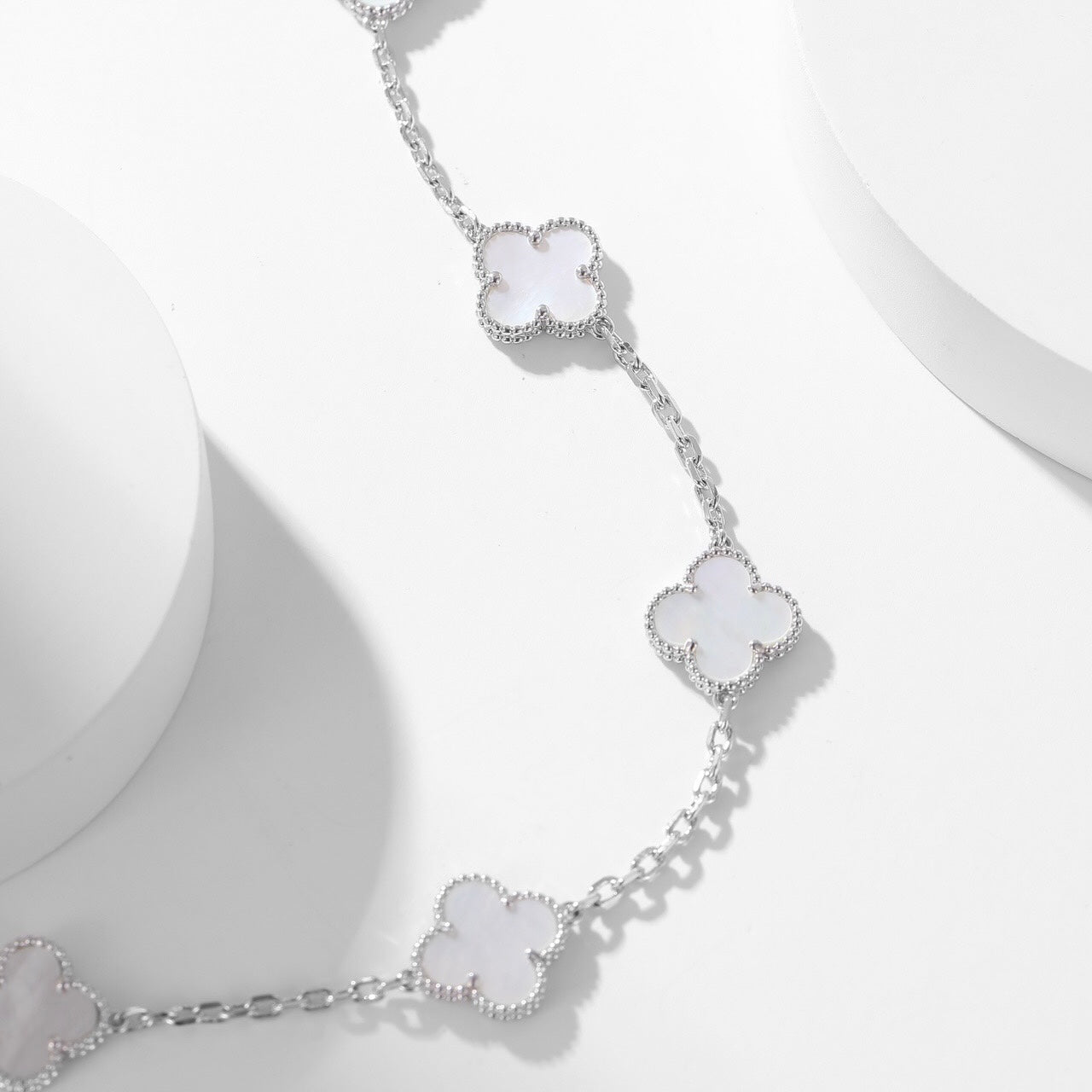 [Amore Jewelry]CLOVER 10 MOTIFS WHITE MOTHER OF PEARL NECKLACE