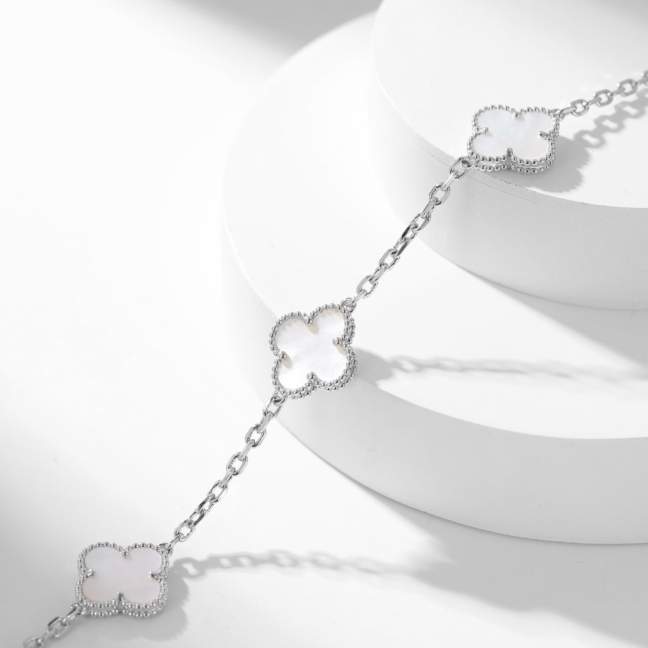 [Amore Jewelry]CLOVER 10 MOTIFS WHITE MOTHER OF PEARL NECKLACE