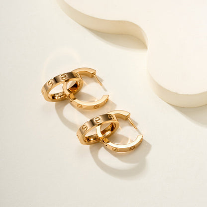 [Amore Jewelry]LOVE 3.3MM DANGLE HALF DIAMOND EARRINGS