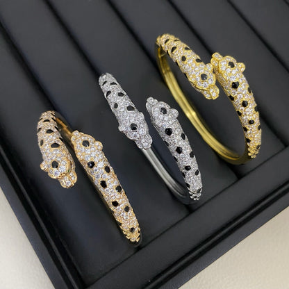 [Amore Jewelry]PANTHERE DOUBLE HEADED HALF DIAMOND OPEN BRACELET