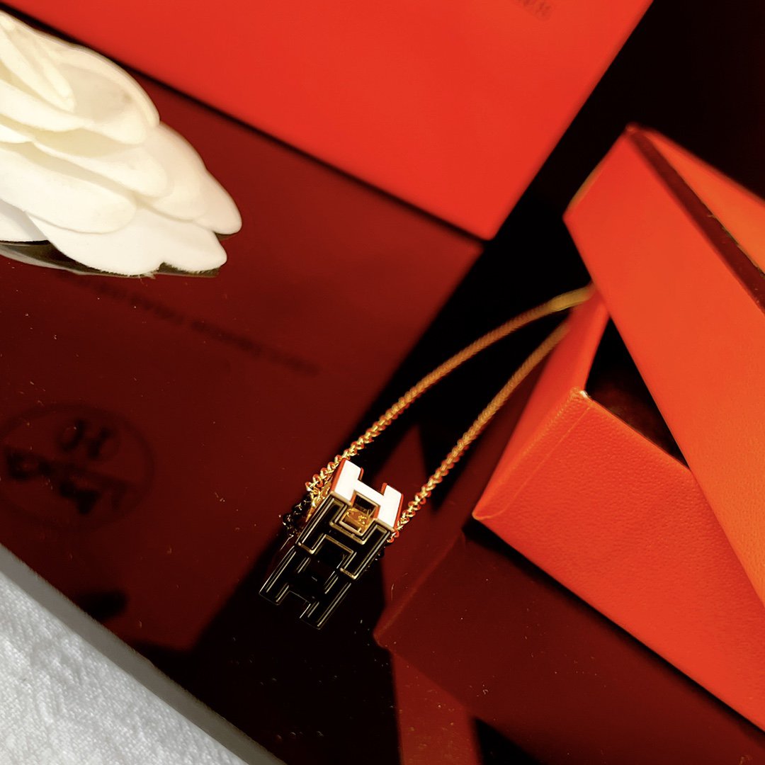 [Amore Jewelry]H WHITE SQUARE GOLD NECKLACE