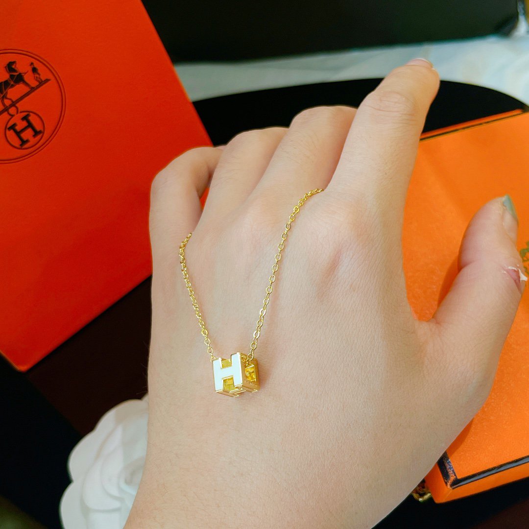 [Amore Jewelry]H WHITE SQUARE GOLD NECKLACE