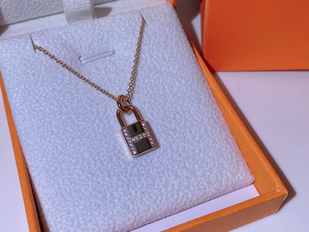 [Amore Jewelry]HM ADVANCED NICHE LOCK HEAD NECKLACE DIAMONDS