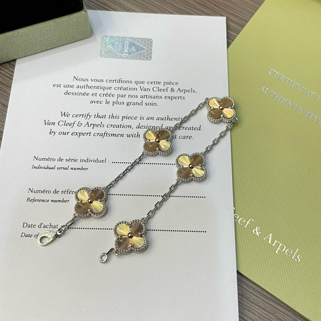 [Amore Jewelry]CLOVER  5 MOTIFS  CHRISTMAS LIMITED EDITION BRACELET