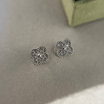 [Amore Jewelry]CLOVER MINI DIAMOND STUD EARRINGS