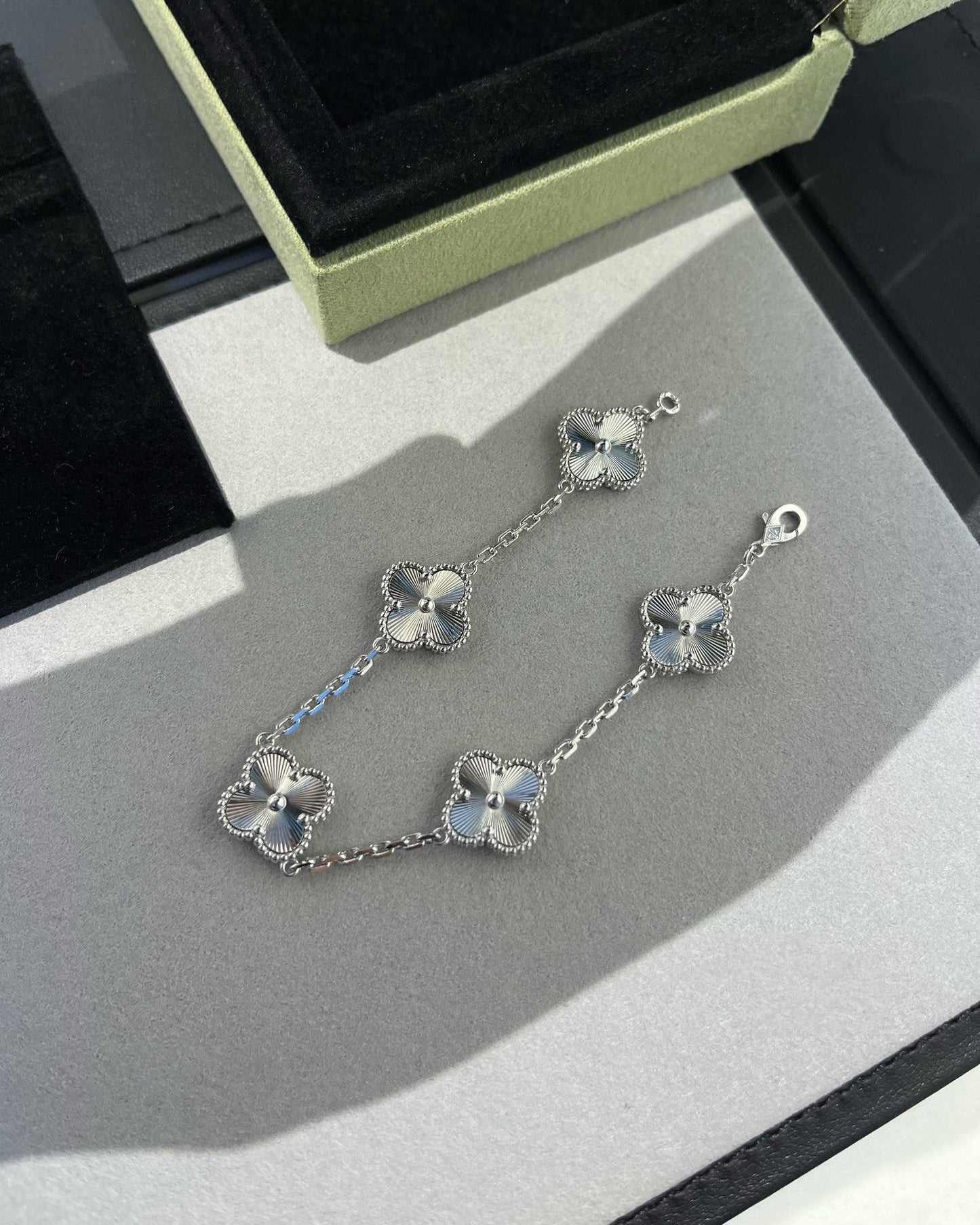 [Amore Jewelry]CLOVER SILVER 5 MOTIFS BRACELET
